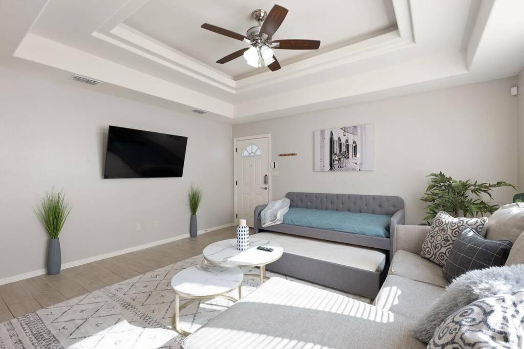Cozy 3 Bed 2 Bath Apartment, Near Shopping Plazas, Expressway And Free Parking Edinburg Zewnętrze zdjęcie